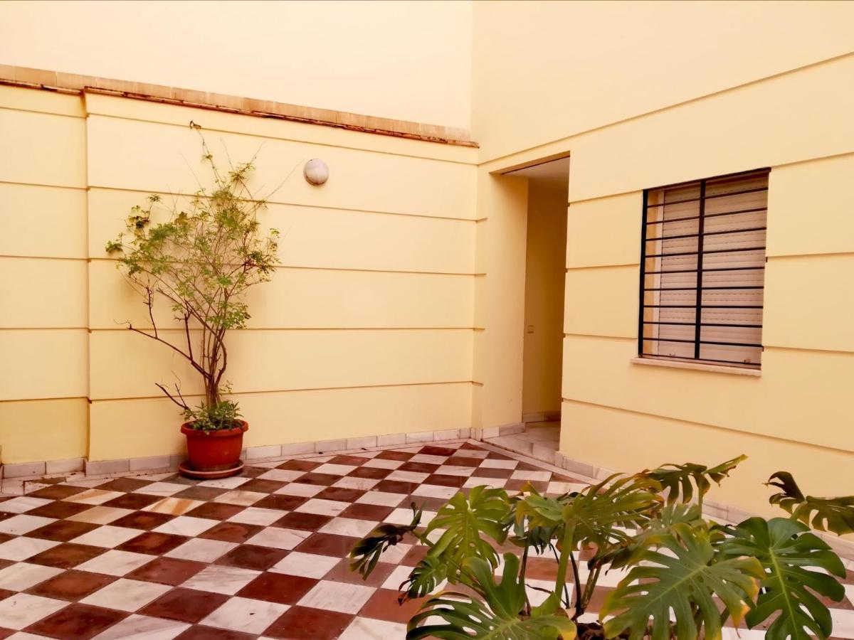 Apartamento San Luis. Plaza De Parking Gratis!!! Sevilha Exterior foto